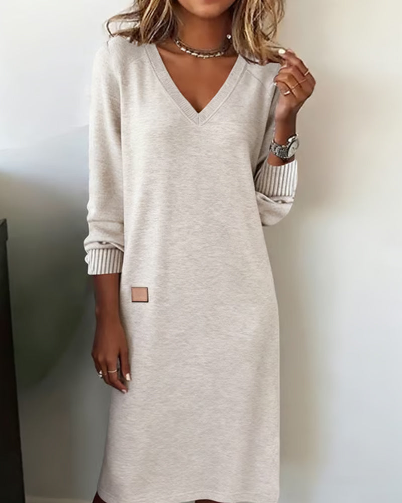 Elegant V-hals sweaterkjole