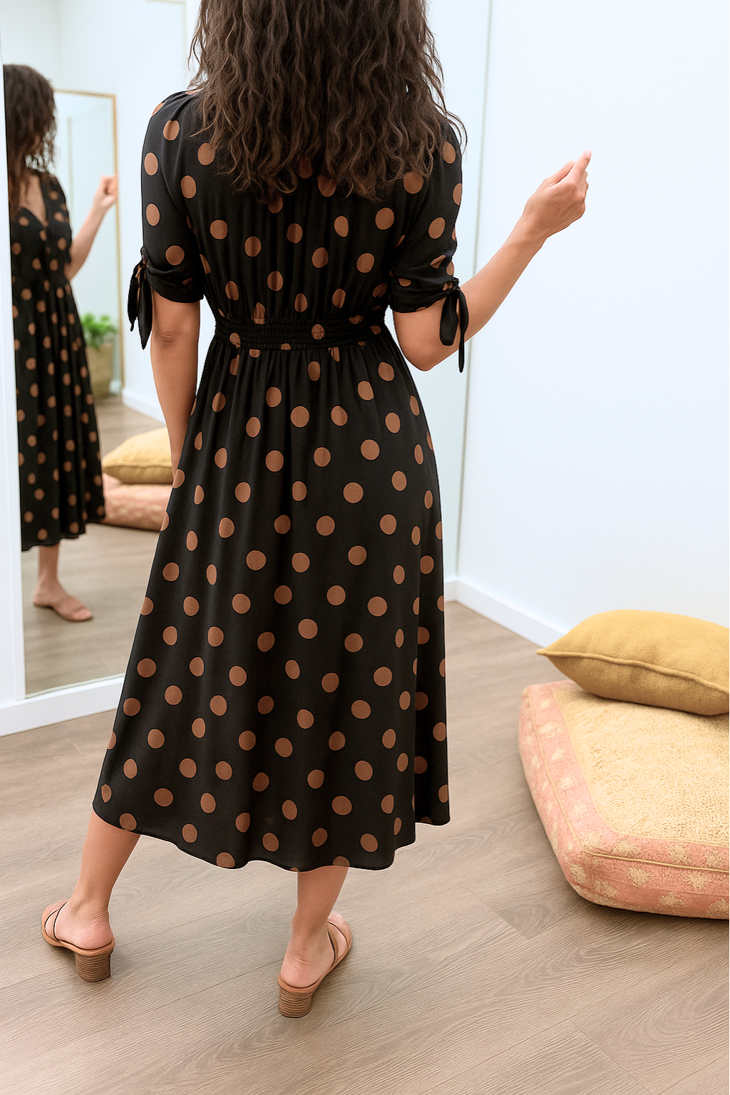 Lina™ – Elegant kjole med prikker