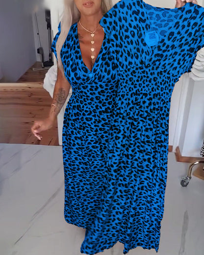 Noelia - Elegant kjole med leopardprint og V-hals